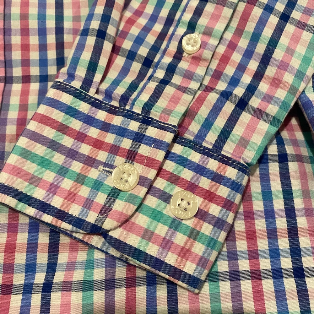 IZOD button-up - Picture 4 of 4